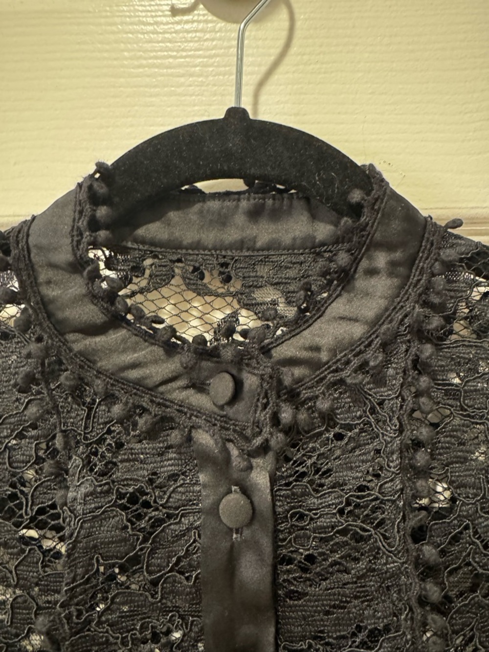 Alexis Inna Black Lace Button-Front Ruffle Cuff Women's Top Sz M - Picture 6 of 9